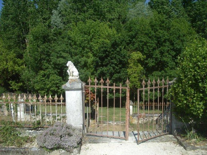ホテルChateau Sainte Marie Dompierre-sur-Charente エクステリア 写真