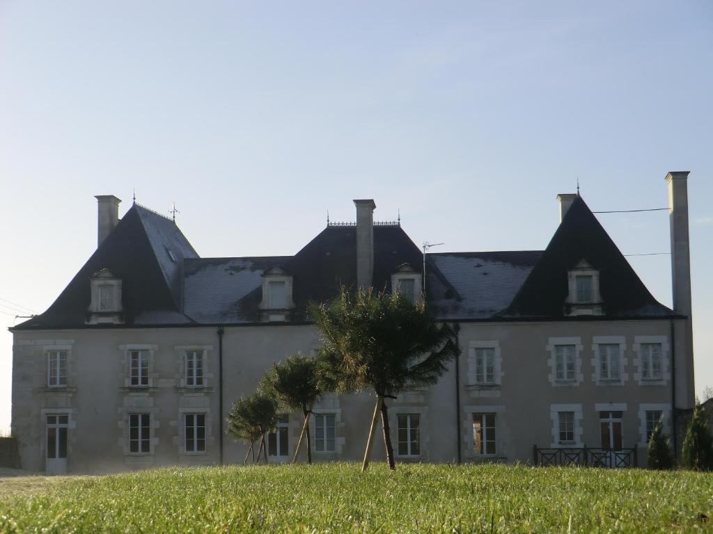ホテルChateau Sainte Marie Dompierre-sur-Charente エクステリア 写真
