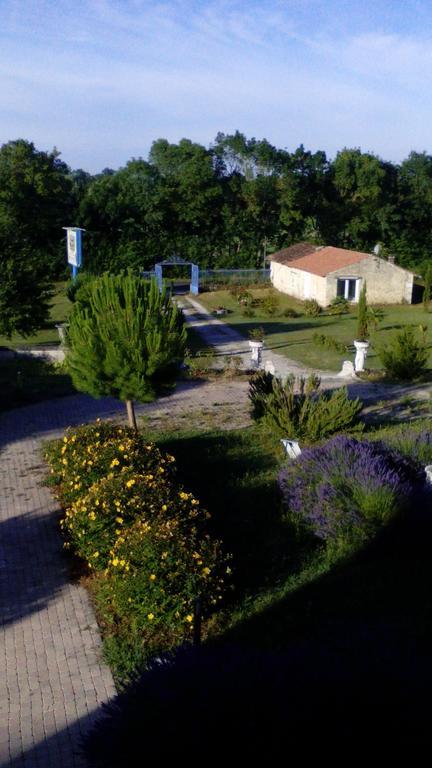 ホテルChateau Sainte Marie Dompierre-sur-Charente エクステリア 写真