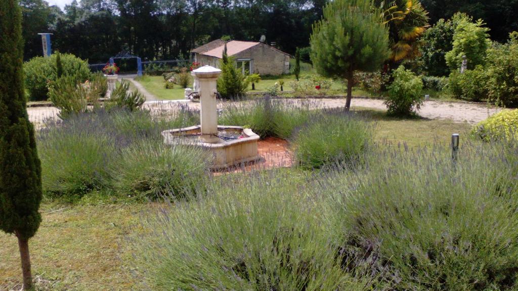 ホテルChateau Sainte Marie Dompierre-sur-Charente エクステリア 写真