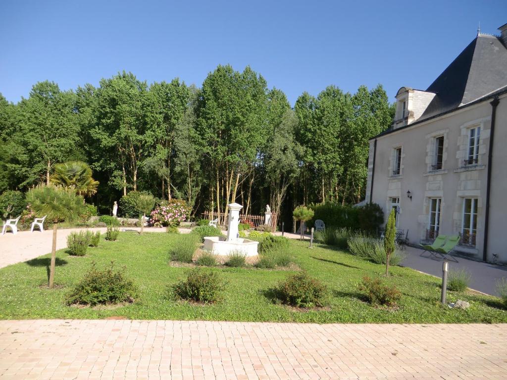 ホテルChateau Sainte Marie Dompierre-sur-Charente エクステリア 写真